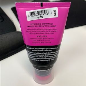 PINK Victoria's Secret Makeup - Pink Glow paint on refreshing cream mask NWT PINK Victoria's Secret Makeup - Pink Glow paint on refreshing cream mask NWT